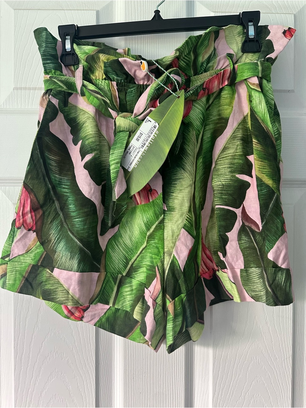 NWT Farm Rio Tropical Leaf Paperbag Waist Women’s Shorts - Green/Pink